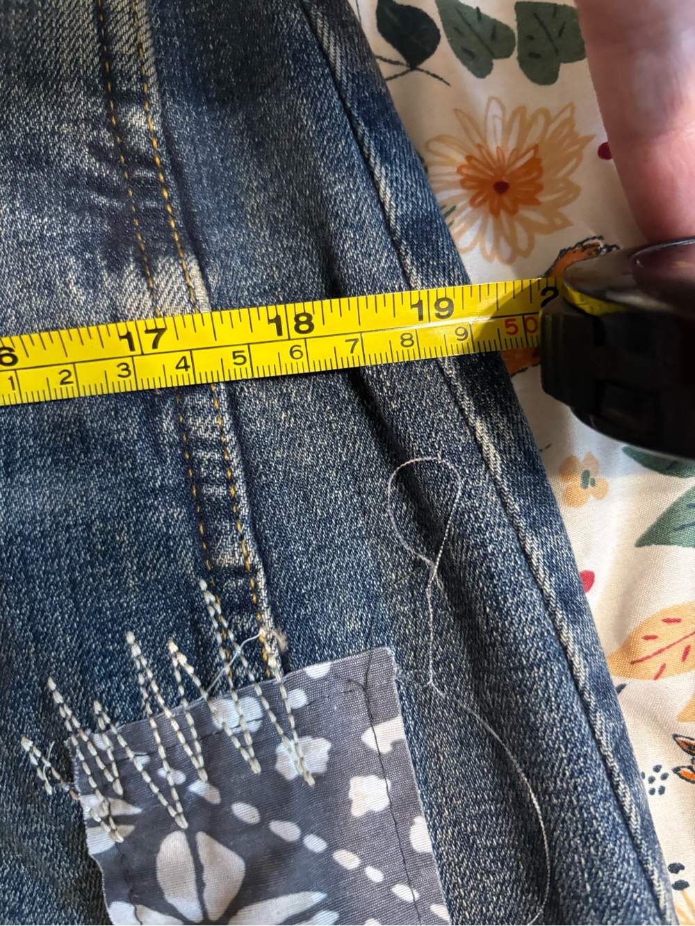 Pilcro Barrel Patchwork Jeans - Picture 5 of 8